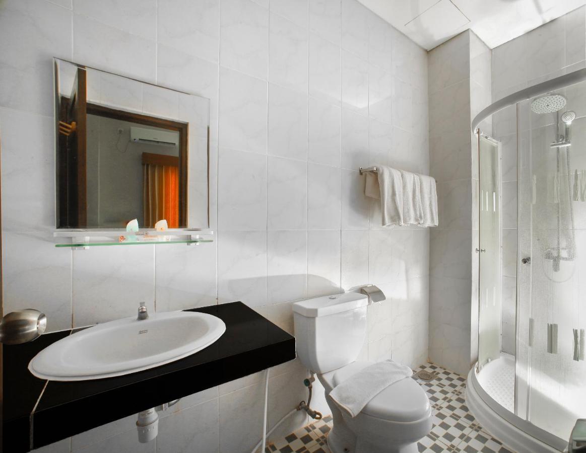 Ciptaningati Hotel Бату Екстериор снимка