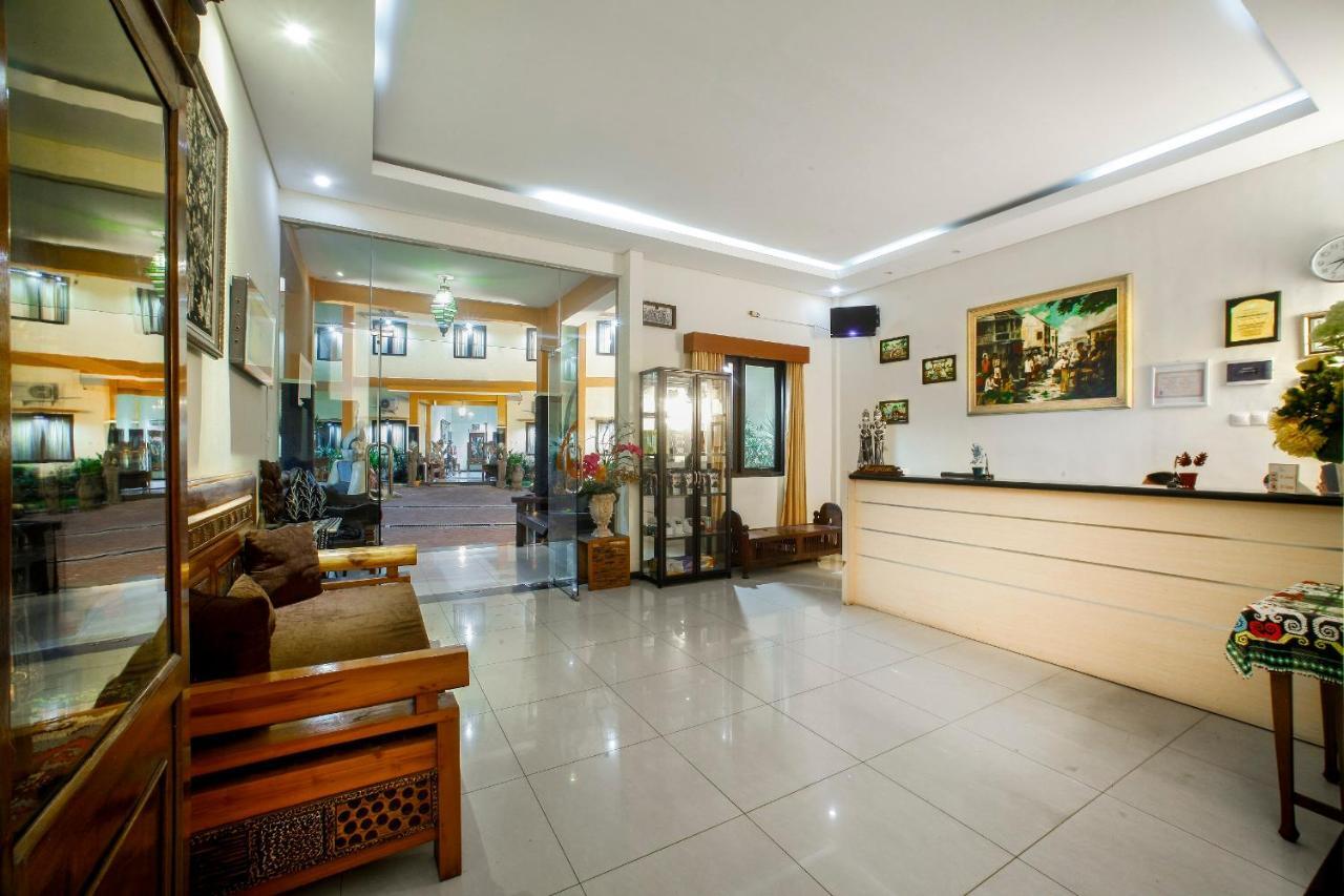 Ciptaningati Hotel Бату Екстериор снимка